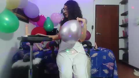 Snapshot of lola_fiery chatting on 12/19/24, 12:45 lola_fiery online show from 12/19/24, 12:45