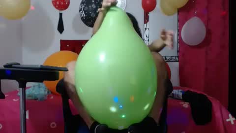 Snapshot of lola_fiery chatting on 12/23/24, 11:06 lola_fiery online show from 12/23/24, 11:06