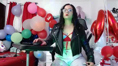 Snapshot of lola_fiery chatting on 02/13/25, 04:11 lola_fiery online show from 02/13/25, 04:11