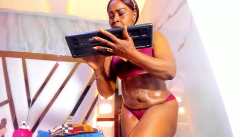 Snapshot of lola_hornei chatting on 11/09/25, 12:03 Lola online show from 11/09/25, 12:03