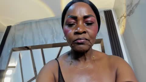 Snapshot of lola_hornei chatting on 11/12/25, 11:32 Lola online show from 11/12/25, 11:32