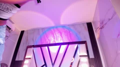 Snapshot of lola_hornei chatting on 11/14/25, 11:31 Lola online show from 11/14/25, 11:31