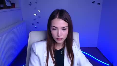 Snapshot of lola_looo chatting on 09/19/25, 08:38 Daniel online show from 09/19/25, 08:38