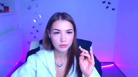 Snapshot of lola_looo chatting on 09/26/25, 09:02 Daniel online show from 09/26/25, 09:02