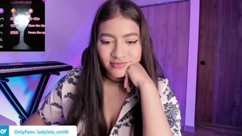 lolaasmith_21 online show from 01/28/25, 10:23