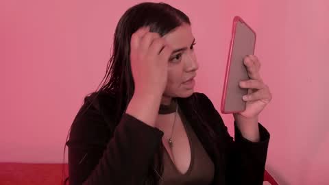 lolaasmith_21 online show from 02/08/25, 07:05