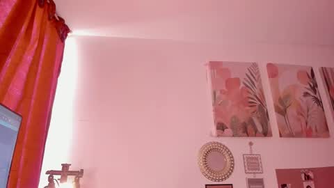 lolaasmith_21 online show from 10/19/25, 09:37