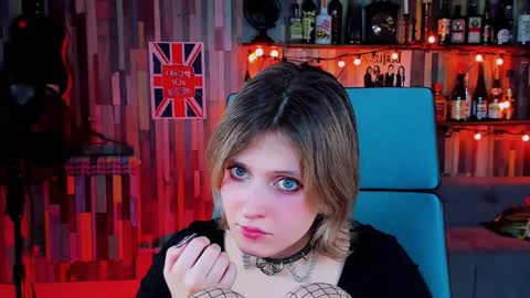 Snapshot of lolaasmus chatting on 01/11/25, 08:11 I consider myself the god Loki but life just calls me LOL online show from 01/11/25, 08:11