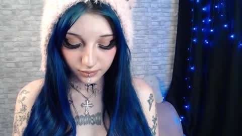 Snapshot of lolablackberry chatting on 10/08/25, 12:58 Lola online show from 10/08/25, 12:58