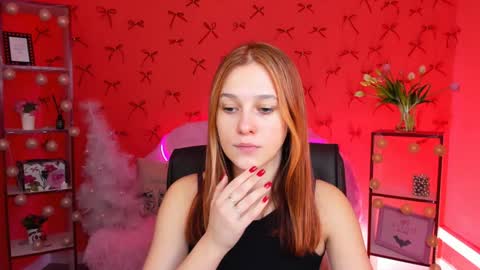 lolalemona online show from 12/18/24, 03:22