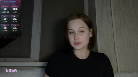 Snapshot of lolalibellule chatting on 10/31/25, 08:21 Lola online show from 10/31/25, 08:21