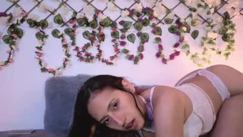  Lola  online show from 09/12/25, 09:15