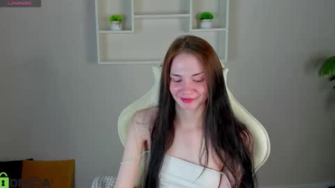 Lola online show from 10/30/25, 09:22