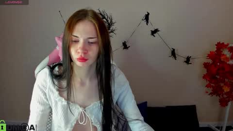 Lola online show from 11/08/25, 09:20