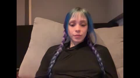 Snapshot of lole6913 chatting on 11/10/25, 06:01 lole online show from 11/10/25, 06:01