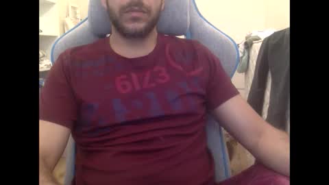 Snapshot of lolgivali chatting on 01/06/25, 09:00 lolgivali online show from 01/06/25, 09:00