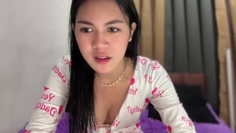 Snapshot of lolla_sexxibunny chatting on 01/01/25, 01:16 Pretty Janne 3 online show from 01/01/25, 01:16