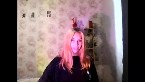 Snapshot of lollalakiss chatting on 09/22/25, 12:34 LollaLaKiss online show from 09/22/25, 12:34