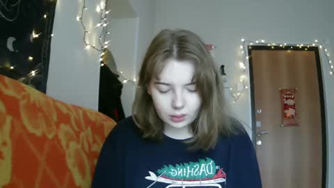 Snapshot of lollylol11 chatting on 02/14/25, 11:53 Lilly online show from 02/14/25, 11:53
