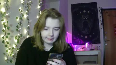 Snapshot of lollylol11 chatting on 02/17/25, 10:03 Lilly online show from 02/17/25, 10:03