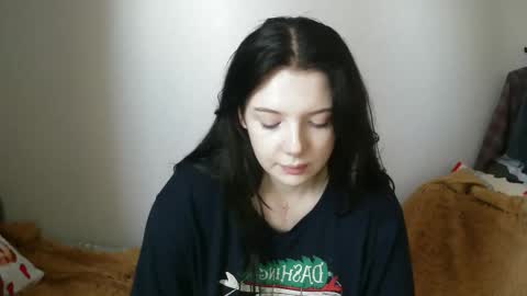 Snapshot of lollylol11 chatting on 09/14/25, 10:03 Lilly online show from 09/14/25, 10:03