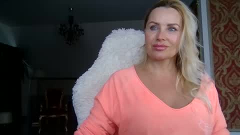 Snapshot of lollyta2023 chatting on 12/05/24, 11:49 Roxy online show from 12/05/24, 11:49