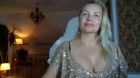 Snapshot of lollyta2023 chatting on 01/11/25, 02:36 Roxy online show from 01/11/25, 02:36