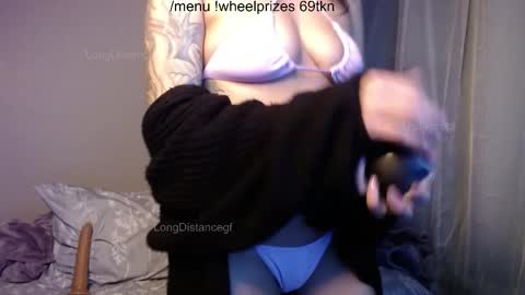 Snapshot of longdistancegf chatting on 02/25/25, 05:25 Angel online show from 02/25/25, 05:25