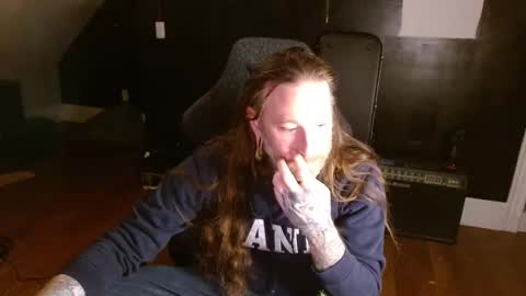 Snapshot of longhair021 chatting on 12/30/24, 05:26 longhair online show from 12/30/24, 05:26