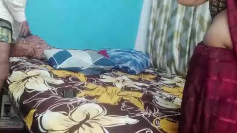 Snapshot of longsexji chatting on 11/30/25, 05:28 Shy Housewife online show from 11/30/25, 05:28