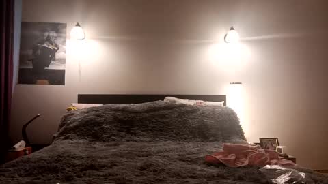 Lora online show from 12/17/24, 12:54