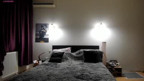 Lora online show from 12/30/24, 03:13