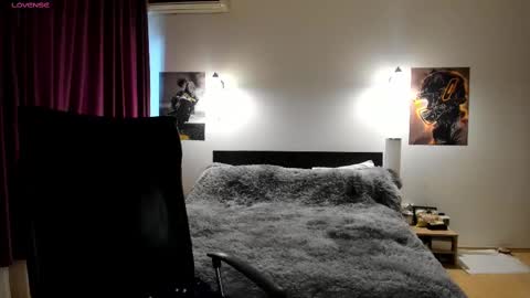 Lora online show from 02/18/25, 11:55