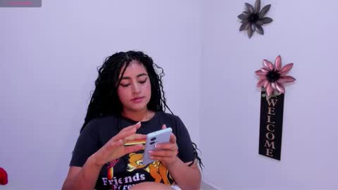 lore_rey online show from 11/10/25, 01:15