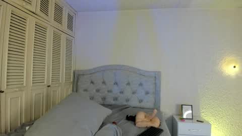 Snapshot of lorenallen_ chatting on 02/17/25, 06:31 Loren Allen online show from 02/17/25, 06:31