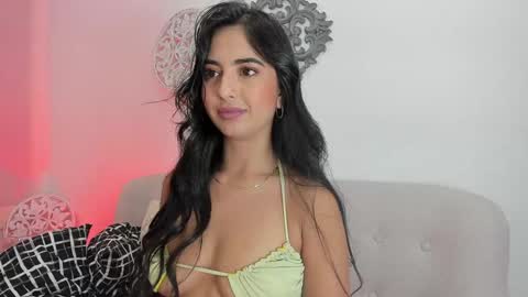 Snapshot of lorens_martin chatting on 01/08/25, 11:30 L O R E N online show from 01/08/25, 11:30
