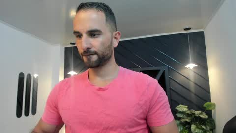  L O R E N Z O  Thumbs Up help  online show from 01/06/25, 05:16