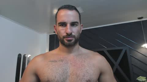  L O R E N Z O  Thumbs Up help  online show from 01/17/25, 05:19