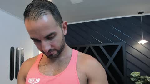  L O R E N Z O  Thumbs Up help  online show from 02/07/25, 05:29