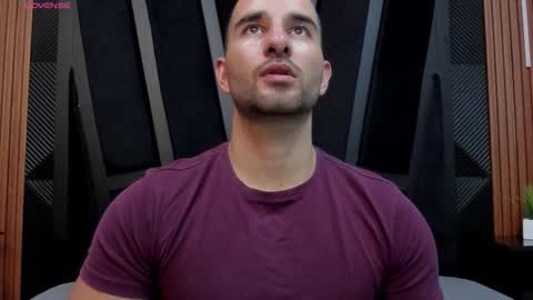  L O R E N Z O  Thumbs Up help  online show from 09/22/25, 05:59