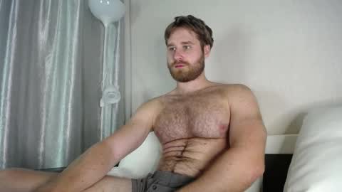 Snapshot of lorenzolux chatting on 09/20/25, 05:58 Lorenz online show from 09/20/25, 05:58