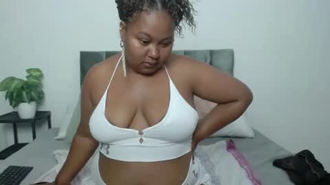 Snapshot of lorenztaylor chatting on 01/07/25, 01:28 lorena online show from 01/07/25, 01:28