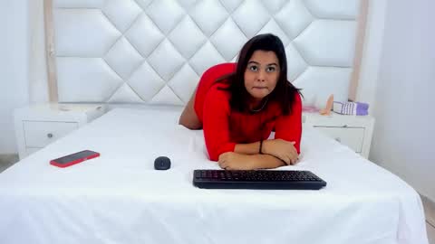 Snapshot of lorerossex chatting on 09/19/25, 03:30 Lore rossex online show from 09/19/25, 03:30