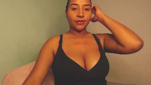 Snapshot of loretta_ chatting on 01/19/25, 02:25 Loretta Gmez online show from 01/19/25, 02:25