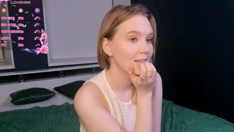 Snapshot of lorettacarnley chatting on 02/09/25, 01:33 Alice online show from 02/09/25, 01:33