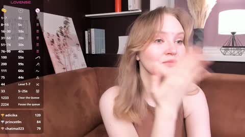 Snapshot of lorettacarnley chatting on 02/26/25, 01:32 Alice online show from 02/26/25, 01:32