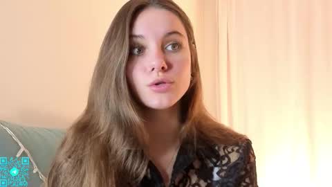 Chloe for Fan BlackHole online show from 11/17/25, 05:41