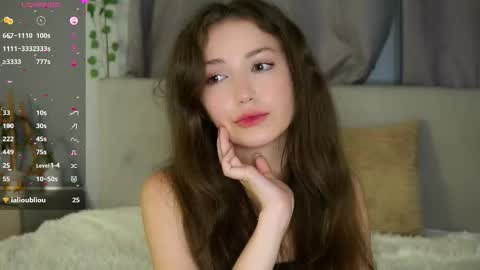 Naomi online show from 10/12/25, 10:20