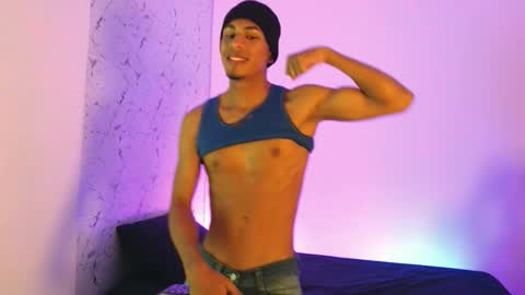 Lorian Vikel  online show from 11/16/25, 09:09