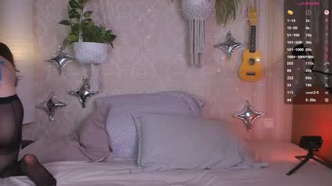 Snapshot of lornadyer chatting on 11/12/25, 10:09 Lorna online show from 11/12/25, 10:09